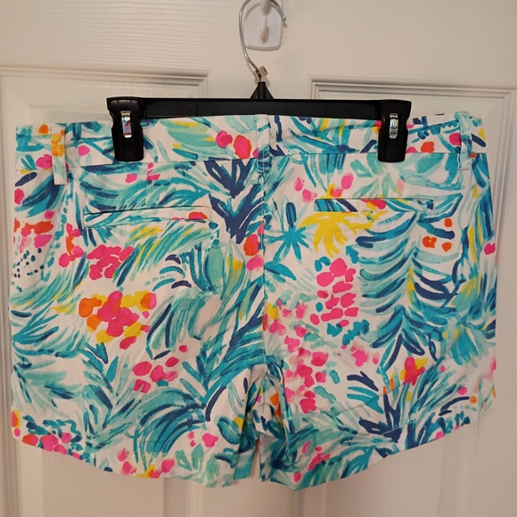 Lilly Pulitzer Tropical Print Women's Shorts EUC 14 - Picture 2 of 5